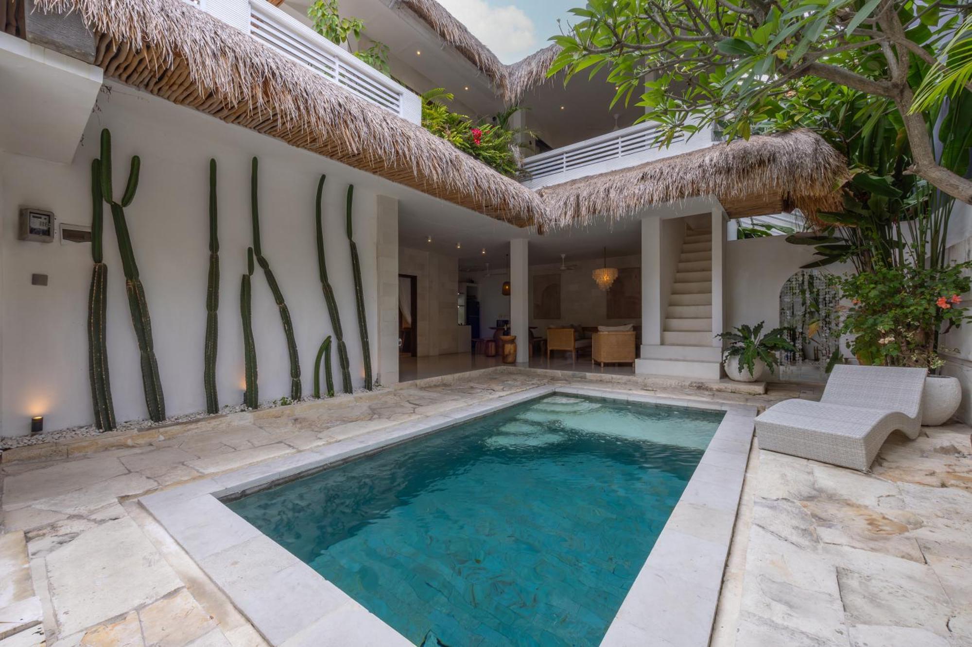 Turan Casa Auri Seminyak Villa Exterior photo
